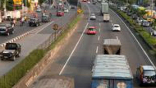 20151229-Antisipasi Kemacetan di Tahun Baru, Truk Dilarang Melitas