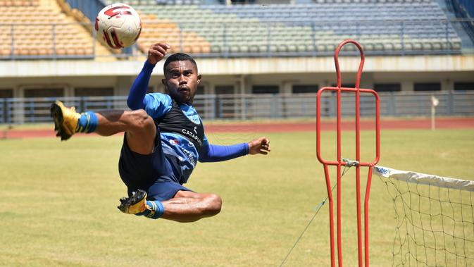 Bek Persib Bandung, Ardi Idrus. (Bola.com/Erwin Snaz)