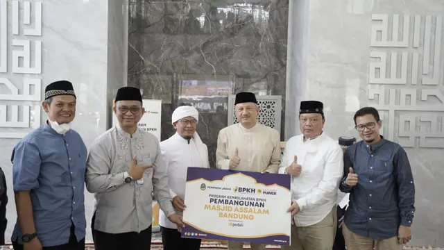 Badan Pengelola Keuangan Haji (BPKH) menyalurkan bantuan untuk Masjid As-Salam di Dago, Kota Bandung