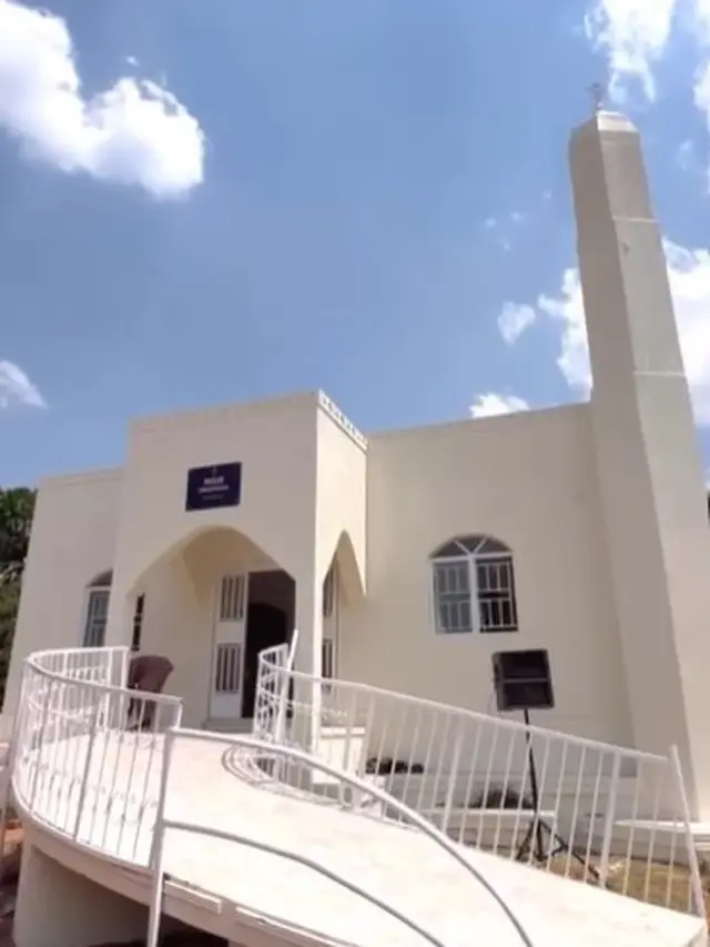 Masjid Ivan Gunawan di Uganda (Instagram/ivan_gunawan)