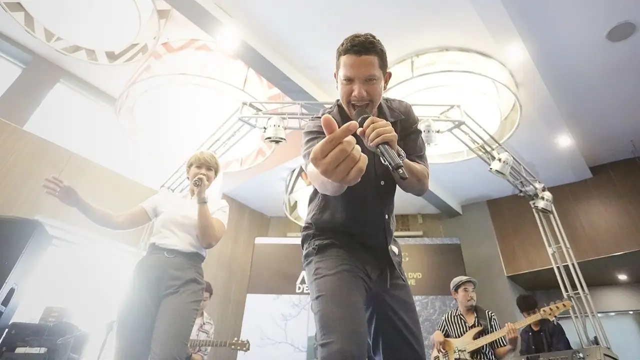 Maliq & D'Essentials