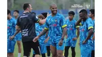 5 Potret David Da Silva Latihan Bersama Terengganu FC, Eks Persebaya Surabaya (sumber: Instagram/tranungningboh)