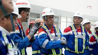 Wakil Menteri Energi dan Sumber Daya Mineral (ESDM), Yuliot Tanjung, melihat langsung perkembangan RDMP Balikpapan, didampingi oleh Komisaris Utama Pertamina, Mochamad Iriawan beserta jajaran direksi, pada Selasa (17/11/2025).
