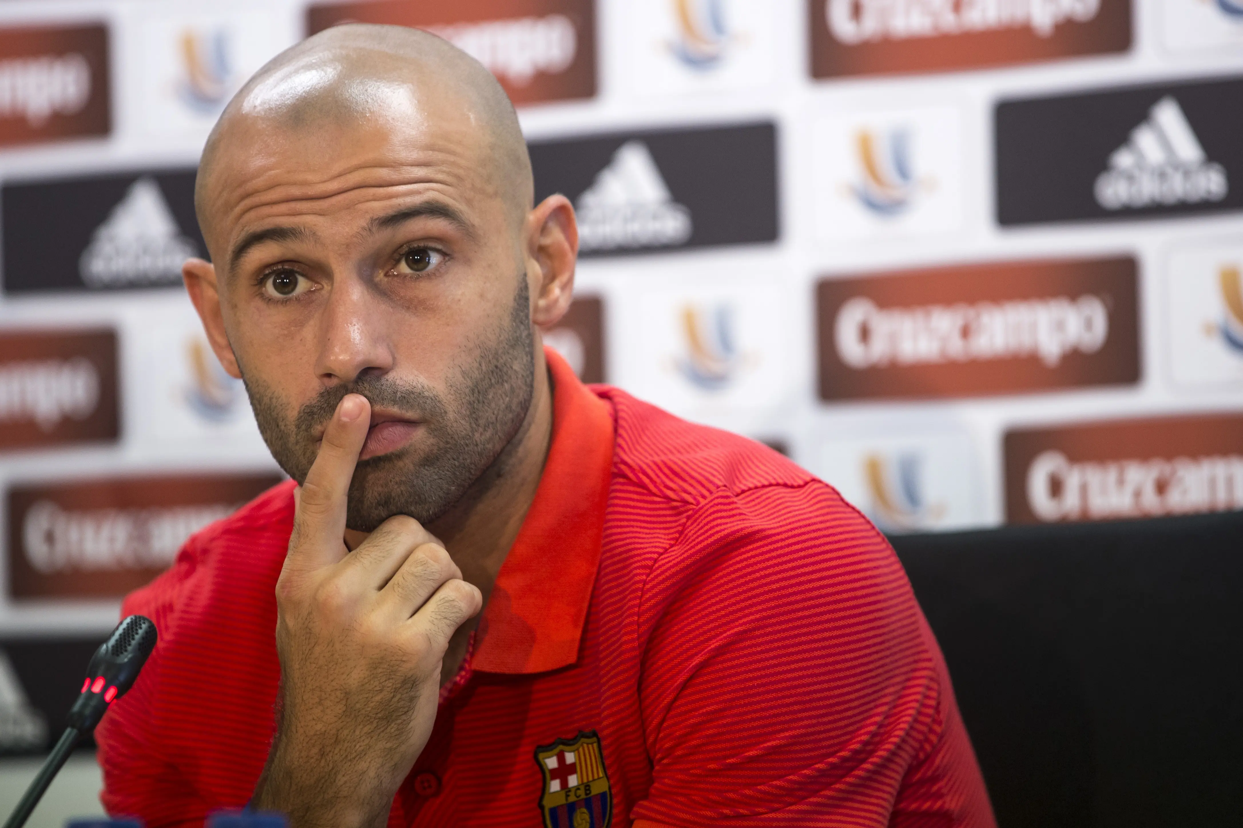 Javier Mascherano mengakui kalau Atletico Madrid adalah lawan yang sulit ditundukkan. (EPA/Quique Garcia)