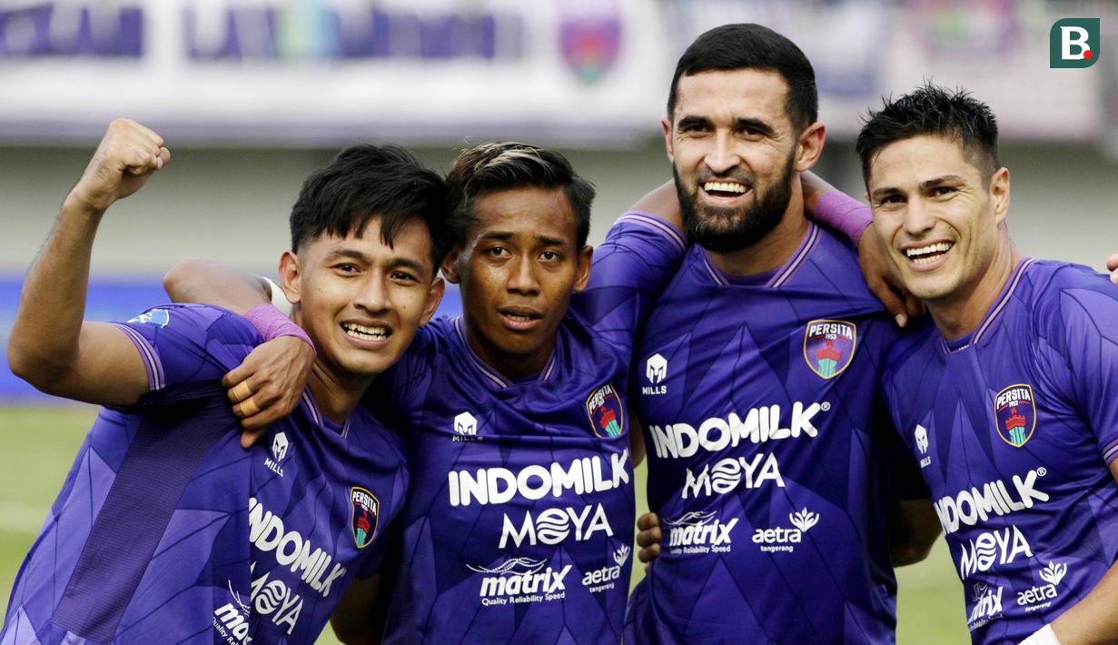 <p>Pemain Persita Tangerang melakukan selebrasi saat melawan Persija Jakarta pada laga BRI Liga 1 di Stadion Indomilk Arena, Sabtu, (22/7/2023). (Bola.com/Ikhwan Yanuar)</p>