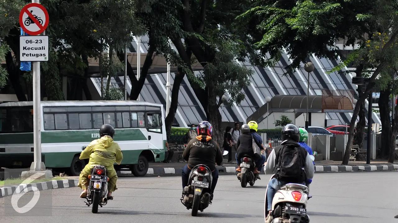 20160430-Pelarangan-Sepeda-Motor-Jakarta-Johan-Tallo