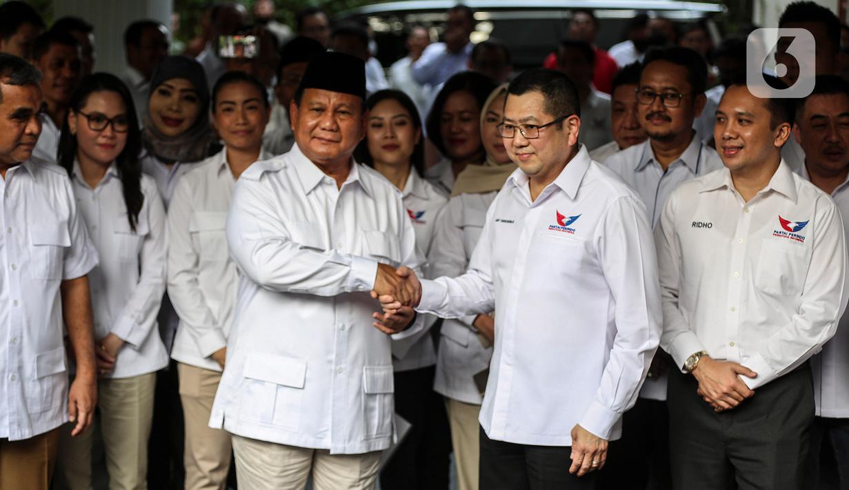 Hary Tanoe datang bersama beberapa jajaran Perindo, di antaranya Sekjen Perindo Ahmad Rofiq dan Ketua Harian Nasional DPP Perindo Muhammad Zainul Majdi. (Liputan6.com/Johan Tallo)