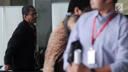 Sekretaris Menteri (Sesmen) BUMN, Imam Apriyanto Putro memenuhi panggilan penyidik KPK di Jakarta, Kamis (1/11). Imam diperiksa sebagai saksi dalam kasus dugaan korupsi komisi kegiatan fiktif agen PT Asuransi Jasindo. (Merdeka.com/Dwi Narwoko)