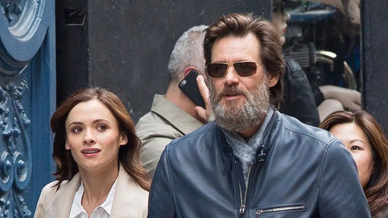 [Bintang] Jim Carrey dan Cathriona White