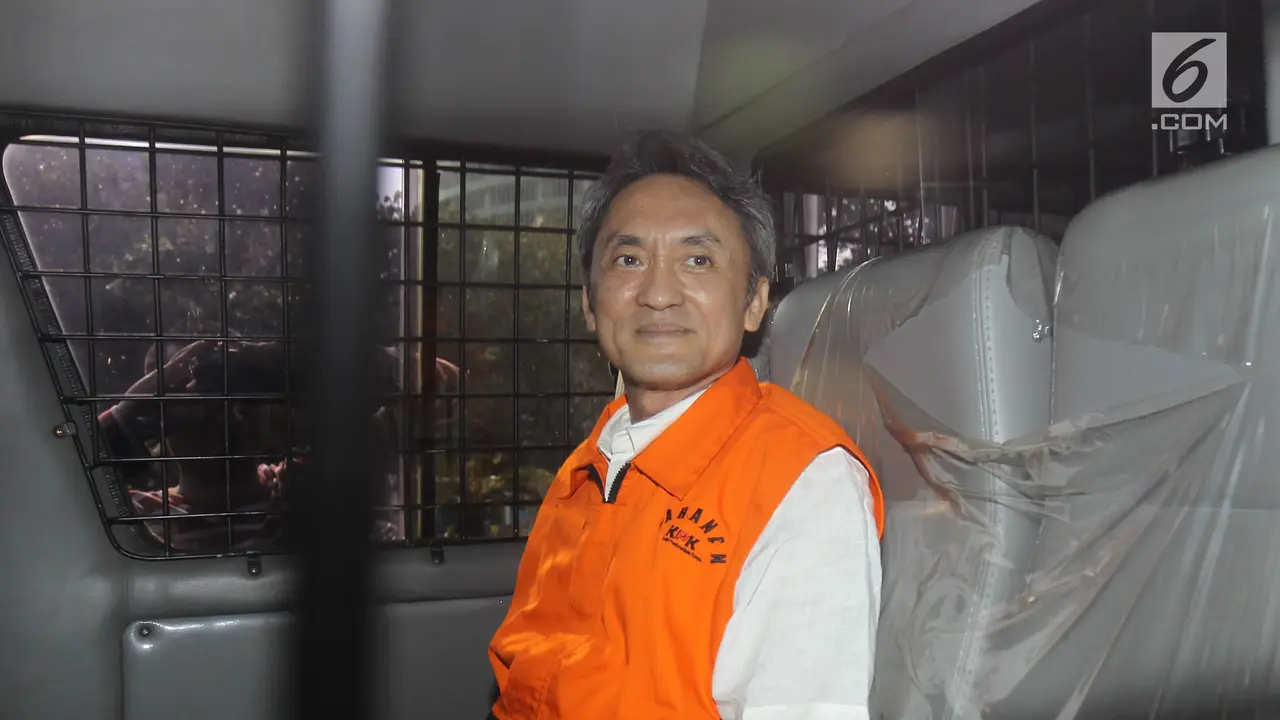 Senyum Mantan Presiden Komisaris Lippo Group Usai Diperiksa KPK