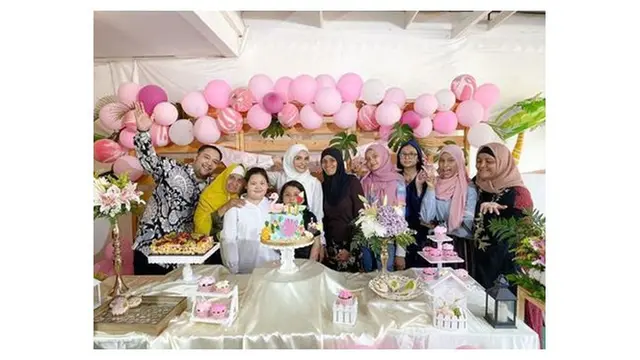 Dikabarkan Dekat dengan Cita Citata, Ini 8 Potret Kebersamaan Didi Mahardika dan Istri