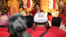 Ketua Umum PDIP, Megawati Soekarno Putri memberi arahan saat rapat koordinasi penetapan Cagub dan Cawagub Bali di Jakarta, Sabtu (11/11). PDIP mengusung I Wayan Koster dan Tjokorda Oka Arthadan di Pilgub Bali 2018. (Liputan6.com/Helmi Fithriansyah)