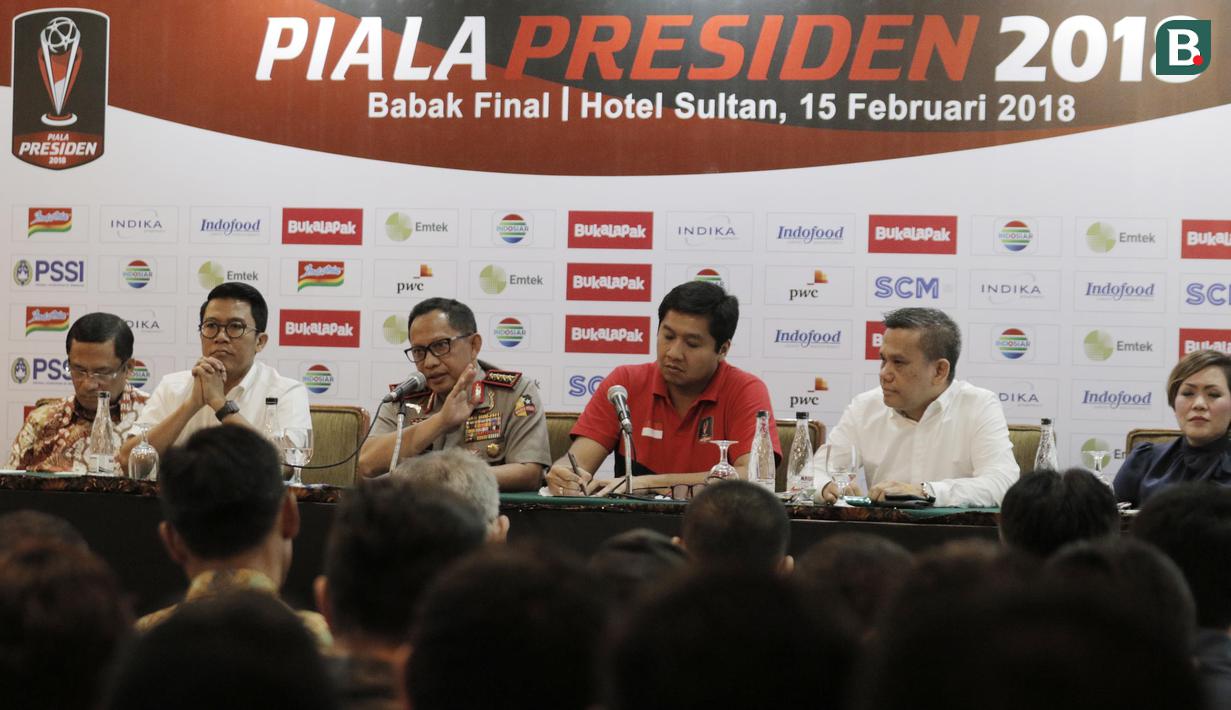 Kapolri, Tito Karnavian, saat konferensi pers jelang laga final Piala Presiden 2018 di Hotel Sultan, Jakarta, Kamis (15/2/2018). Final dan semifinal Piala Presiden 2018 akan digelar di SUGBK Jakarta. (Bola.com/M Iqbal Ichsan)