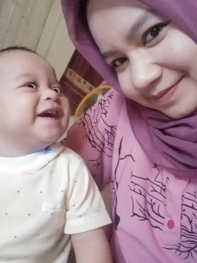 7 Hasil Editan Netizen Bikin Mata Anak Lihat Kamera Ini Hasilnya Kocak