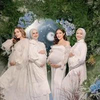 Ria Ricis, Jessica Iskandar, Cut Ratu Meyriska, dan Yasmin Wildblood kompak menjalani photoshoot maternity bersama-sama. (Foto: Instagram @fdphotography90)