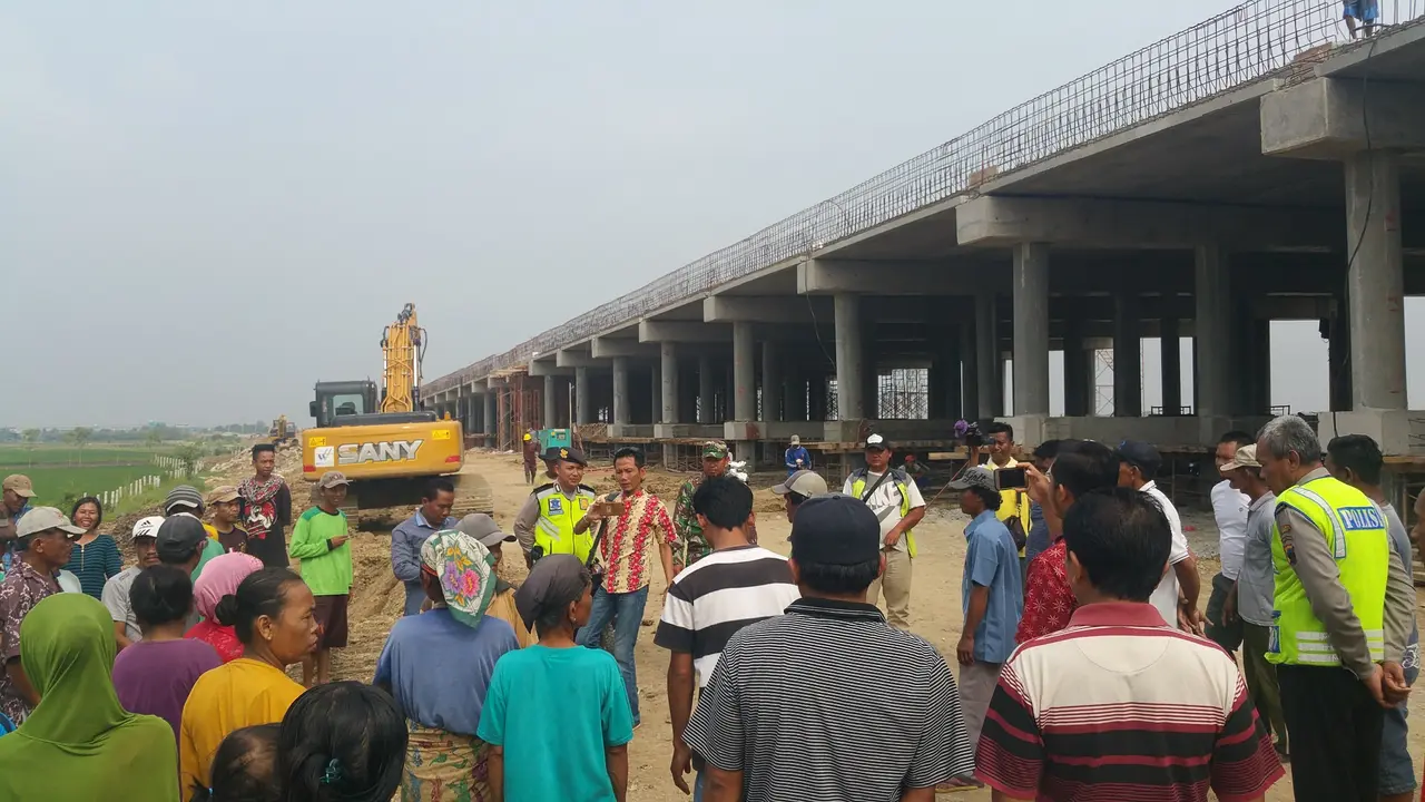 Kebanjiran Melulu, Warga Blokade Jalan Proyek Tol Brebes-Pemalang