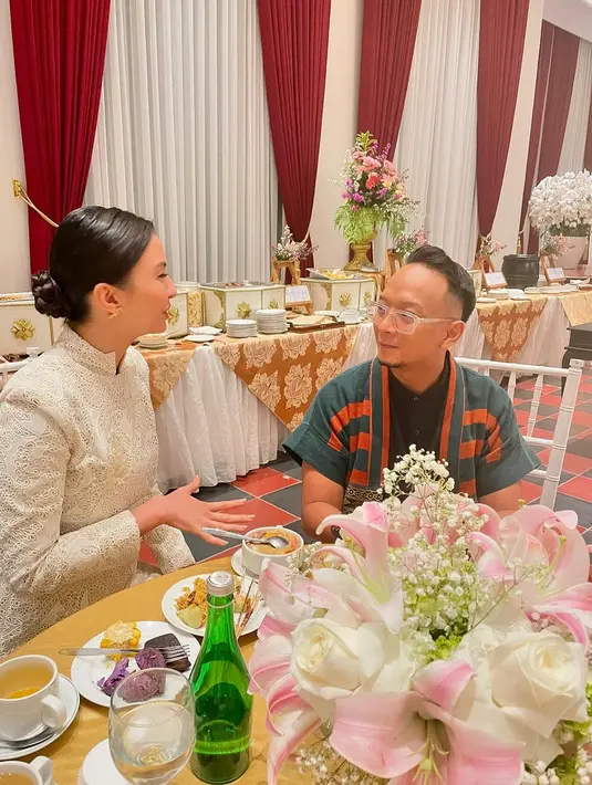 Raline Shah nampak kenakan kebaya janggan nude dengan detail embroidery yang cantik dan mewah [@ralineshah]