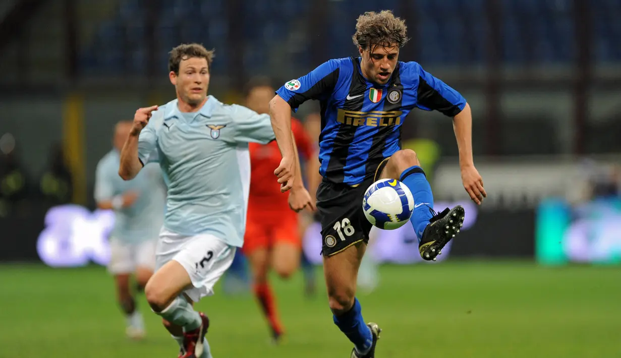 Stephan Lichtsteiner bergabung dengan Juventus pada tahun 2011. Ia dibeli dari Lazio dengan biaya10 juta euro. Ia kemudian menjadi salah satu pemain penting di Turin dengan mencatatkan 259 penampilan dan mencetak 15 gol. (Foto: AFP/Guiseppe Cacace)