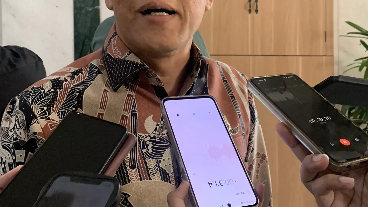 Wakil Menteri Ketenagakerjaan (Wamenaker), Immanuel Ebenezer Gerungan menegaskan bahwa batas waktu penetapan upah minimum provinsi (UMP) 2025 adalah hari ini, Kamis 12 Desember 2024. (Tasha/Liputan6.com)