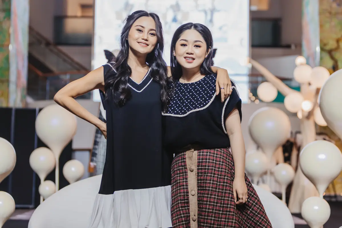 Pilihan Outfit Feminin Bergaya Parisian untuk Perempuan Asia di Momen Festive Akhir Tahun