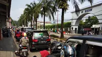Situasi Jalan Menuju Taman Margasatwa Ragunan, Jakarta Selata pada Minggu (9/6/2019). (Foto: Ady Anugrahadi/Liputan6.com)