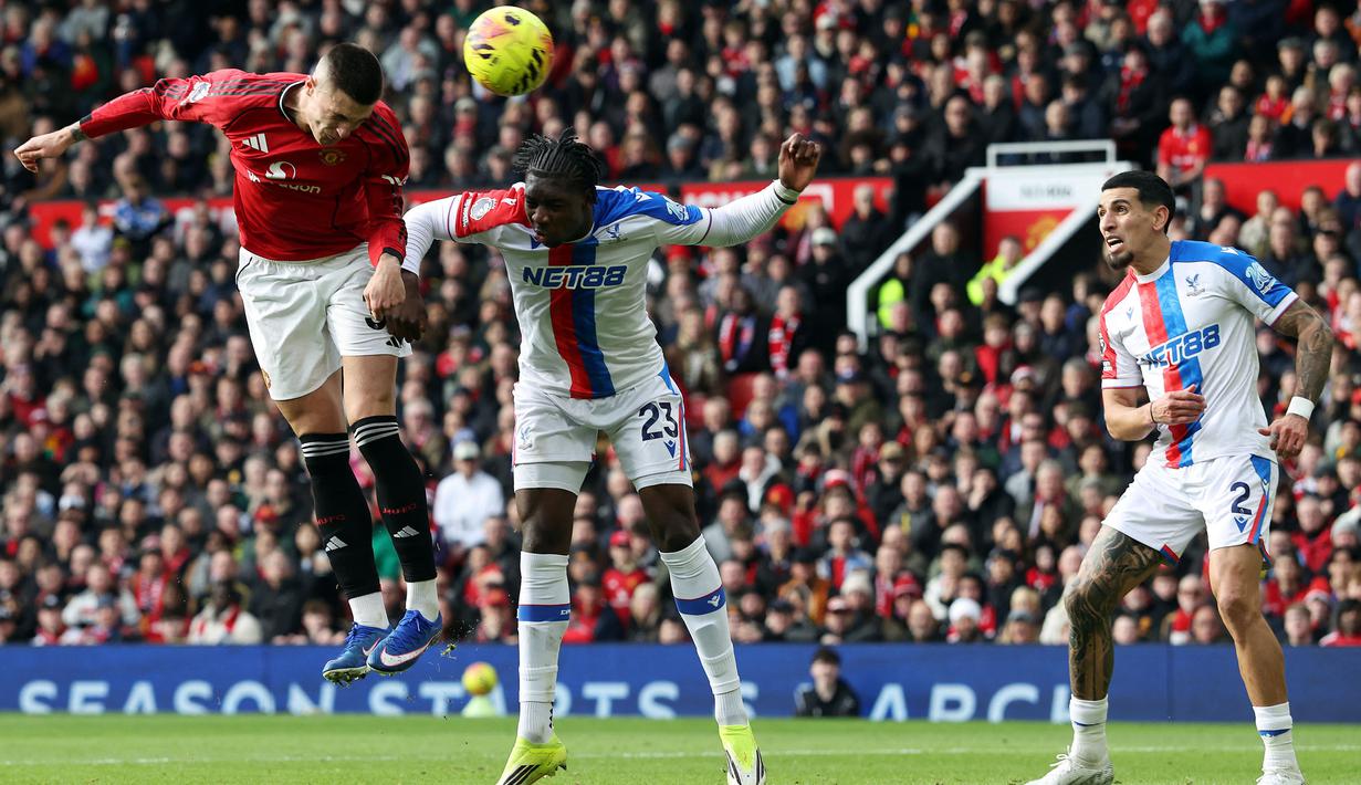 Sesko sukses melesatkan gol kemenangan Setan Merah pada menit ke-65 melalui sundulan setelah menerima umpan dari Bruno Fernandes. (AFP/Darren Staples)