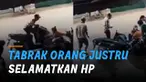 Ada-ada saja tingkah pengendara motor pria ini setelah menabrak perempuan di jalan.