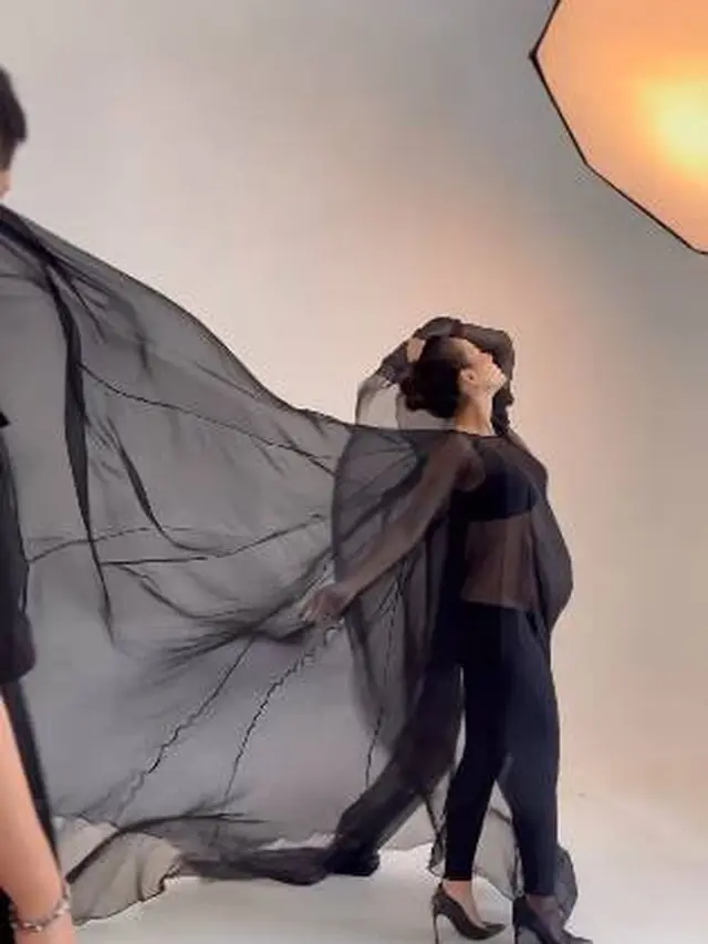 Hamil Anak Pertama, Ini 7 Pemotretan Maternity Shoot Julie Estelle
