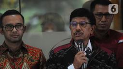 Johnny yang kembali diperiksa Kejagung terkait dugaan tidak pidana korupsi penyediaan infrastruktur base transceiver station (BTS) 4G dan infrastruktur pendukung paket 1 sampai 5 Badan Aksesibilitas Telekomunikasi dan Informasi (Bakti) Kemkoinfo pada tahun 2020 sampai dengan 2022.  (merdeka.com/Imam Buhori)