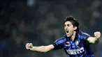 Diego Milito direkrut Inter Milan pada tahun 2009 dengan harga 28 juta euro. Bomber Argentina tersebut berhasil meraih treble winners di bawah asuhan Jose Mourinho. (Photo by FILIPPO MONTEFORTE / AFP)