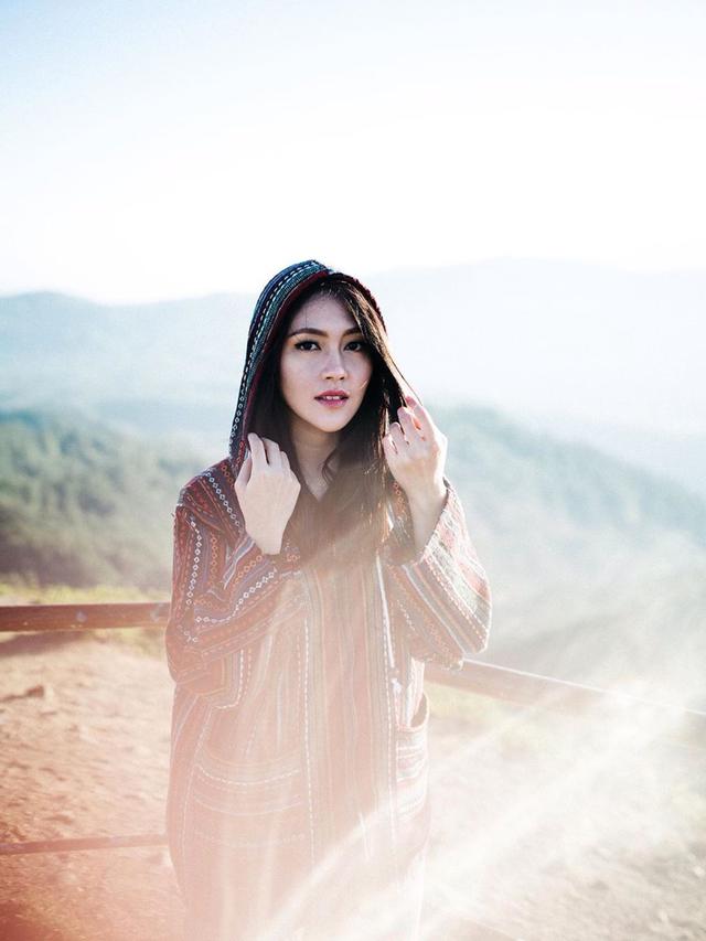 6 Potret Cantik Deanda Puteri, Penyanyi Pendatang Baru Keponakan Kaka Slank