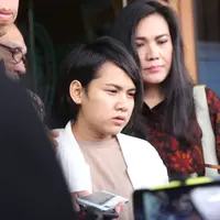Evelyn jalani sidang perdana perceraian dengan Evelyn. (Nurwahyunan/Bintang.com)