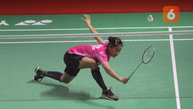 Foto: Putri KW Tumbang, Tunggal Putri Menyisakan Gregoria Mariska Tunjung di Babak 16 Besar Daihatsu Indonesia Masters 2022