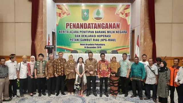 Badan Restorasi Gambut bersama pokmas peduli gambut Riau mendeklarasikan koperasi di Hotel Arya Duta Pekanbaru.