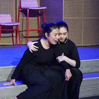 Sebanyak 11 peserta yang terpilih dalam Program Ruang Kreatif Seni Pertunjukan 2021 telah kembali ke Indonesia. Meraka juga menampilan hasil pelatihan melalui Fragmen Musikal Nurbaya yang ditampilkan di Auditorium Galeri Indonesia Kaya, Sabtu (18/11). [Foto: Dok. Galeri Indonesia Kaya]