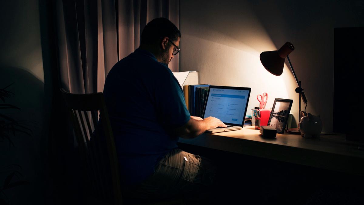 Studi: Kebiasaan Begadang Tingkatkan Risiko Serangan Jantung dan Masalah Kardiovaskular Lainnya