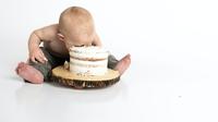 Obesitas pada anak sebabkan masalah kesehatan serius. (Foto: Unsplash/Henley Design Studio)