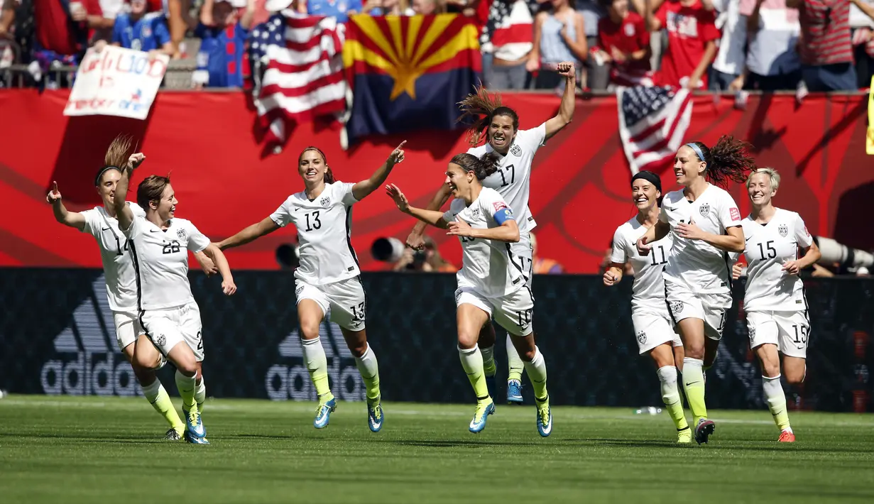 Pemain AS merayakan gol yang dicetak Carli Lloyd. (Reuters/Michael Chow-USA TODAY Sports)