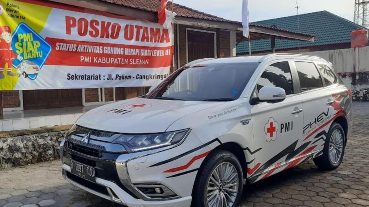 Mitsubishi Outlander PHEV Dukung Petugas PMI Siaga di Gunung Merapi (Ist)