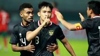 Pemain Timnas Indonesia, Witan Sulaeman melakukan selebrasi setelah mencetak gol pertama ke gawang Burundi pada pertandingan kedua FIFA Matchday di Stadion Patriot Candrabhaga, Bekasi, Selasa (28/3/2023). (Bola.com/M Iqbal Ichsan)