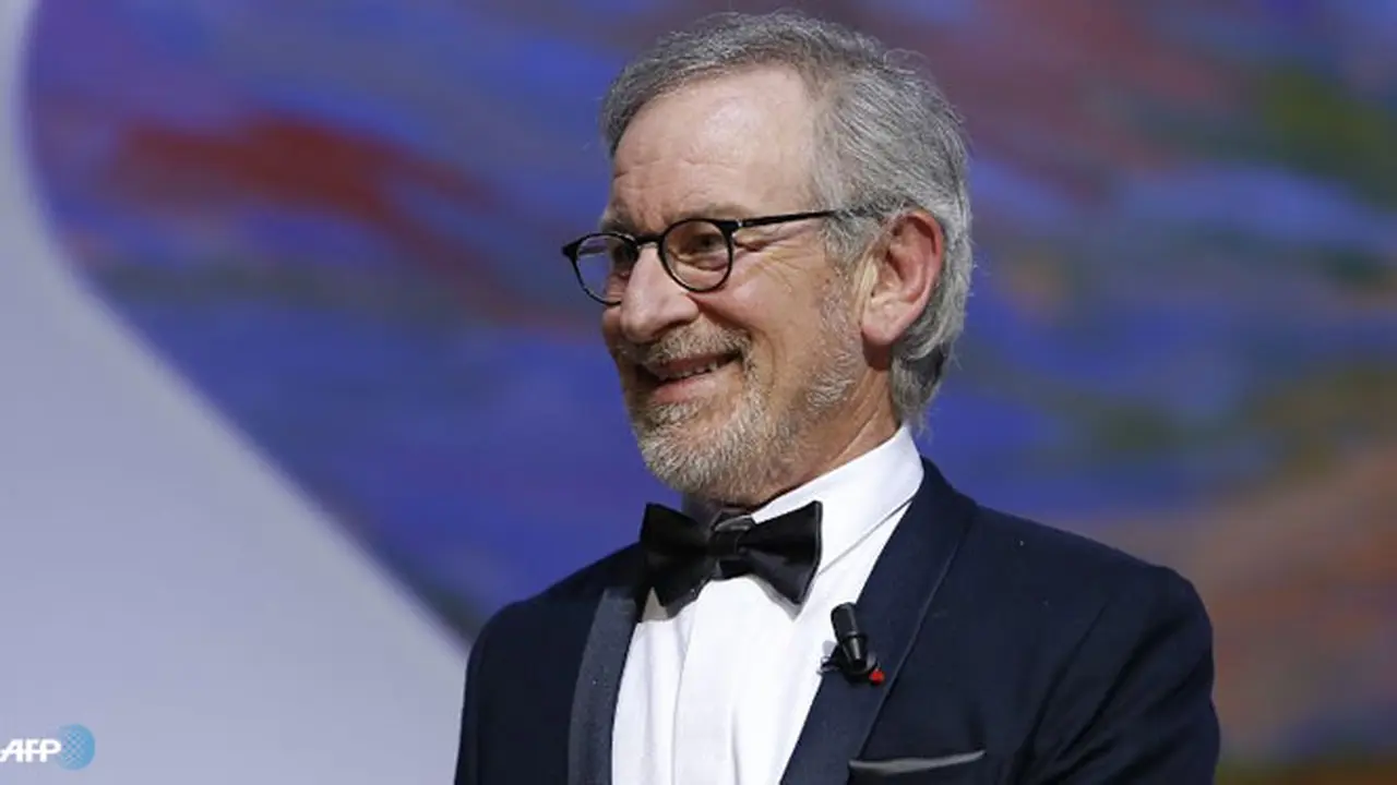 steven-spielberg-130806c.jpg