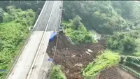 Longsor di Jalan Tol Bocimi (Liputan6.com/Istimewa)