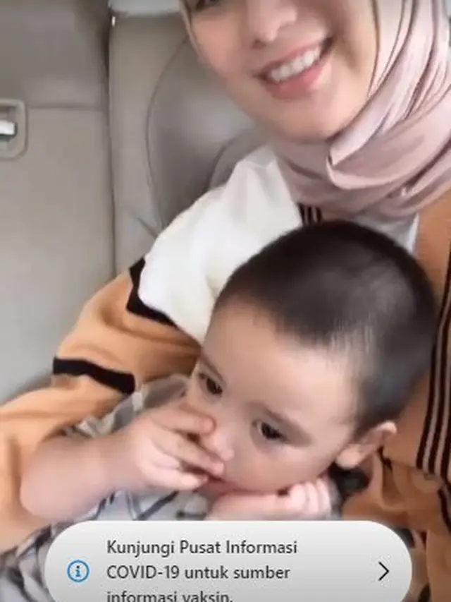 6 Momen Citra Kirana Temani Anaknya Vaksin, Tetap Tenang Meski Diterpa Masalah