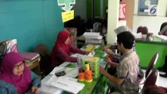 Warga Klaten Jawa Tengah yang kan naik haji harus lebih sabar menunggu, karena watu tunggu pelaksanaan ibadah haji mencapai 21 tahun