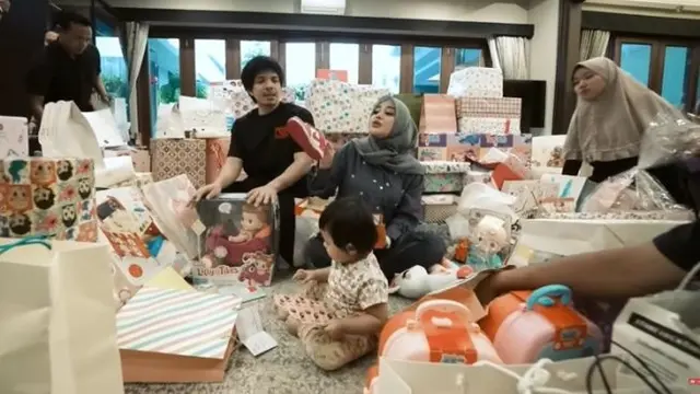 Kado ultah Ameena (YouTube/AH)