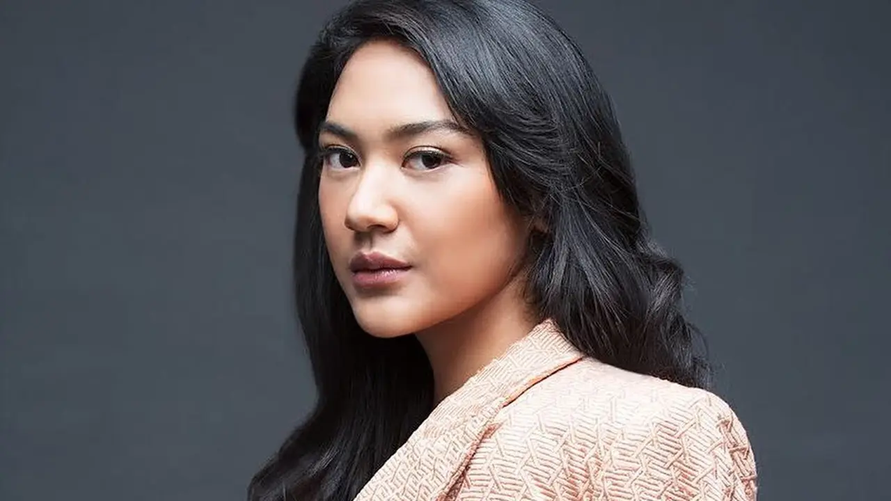 6 Transformasi Putri Tanjung, dari Menggemaskan hingga Jadi Staf Khusus Presiden