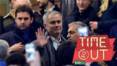 Melihat posisi Indonesia saat ini yang berada di posisi 185 ranking FIFA, serta polemik konflik sepak bola yang tak juga berkesudahan, Jose Mourinho bakal berpikir panjang menukangi Tim Garuda. Tawaran pekerjaan dari Manchester United jelas lebih men...