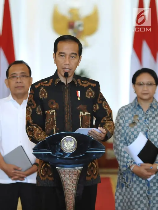 Presiden Joko Widodo memberi keterangan di Istana Kepresidenan Bogor, Jawa Barat, (12/6). Senioritas dan kapabilitas Amien Rais dalam kancah politik nasional dapat memberikan warna tersendiri bagi pesta demokrasi. (Liputan6.com/Pool/Biro Setpres)