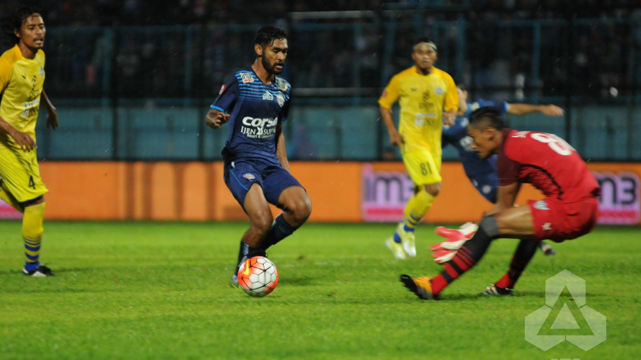 Laga Arema Cronus kontra Persegres Gresik United