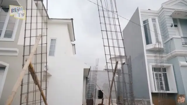 Rumah Dinda Hauw dan Rey Mbayang